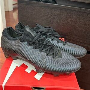 Nike mercurial vapor 13